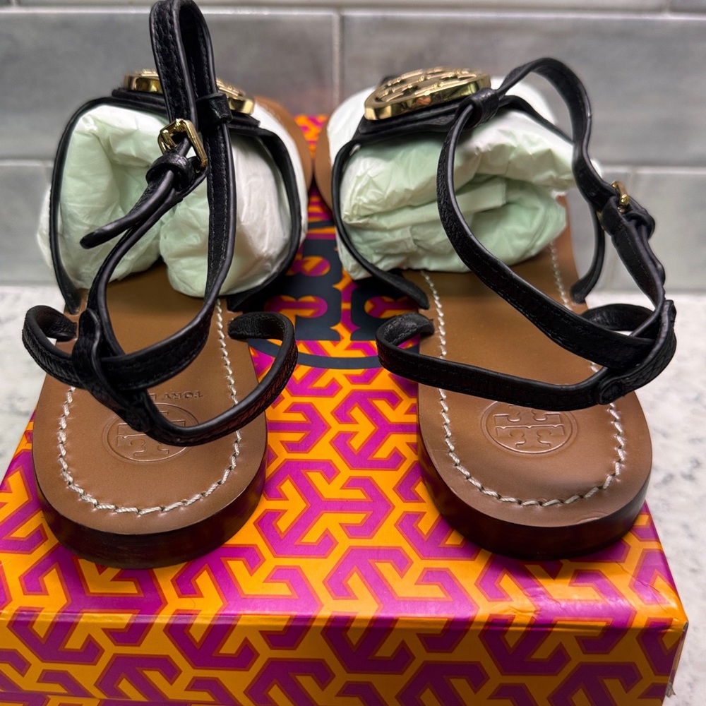 Tory Burch Black & Gold Leather Sandals. Leticia flat tumbled leather. Sz 10.5 - Picture 7 of 13